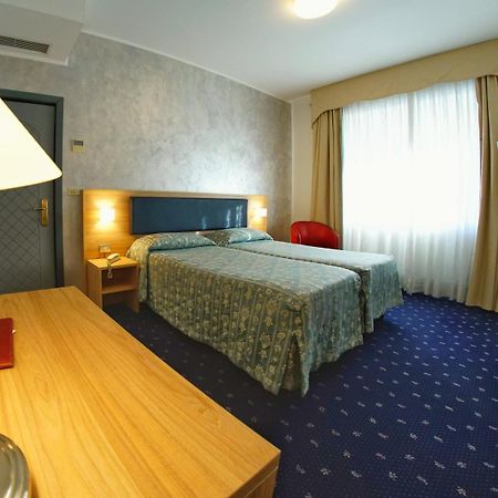 Hotel Le Torrette Galbiate Екстериор снимка