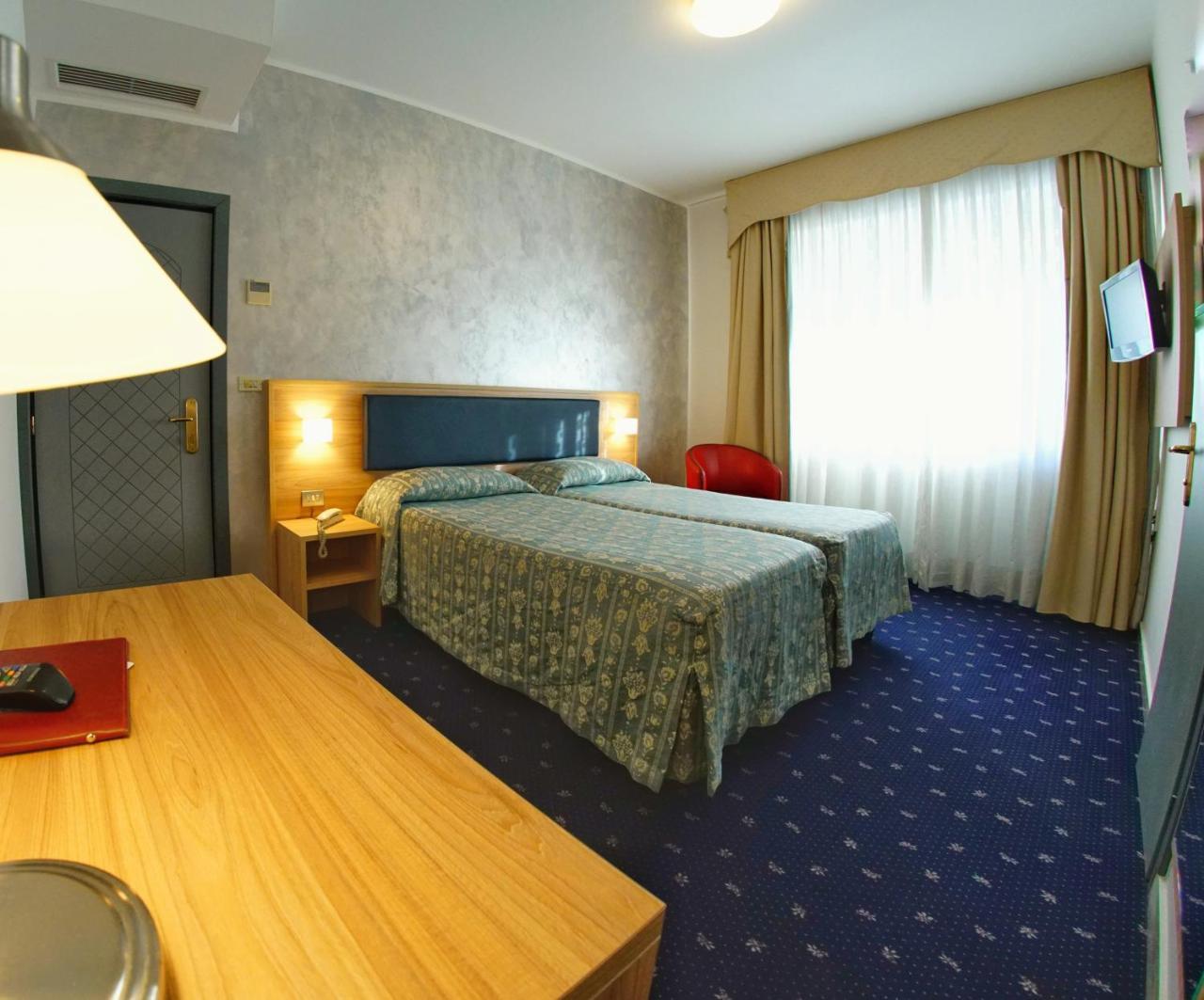 Hotel Le Torrette Galbiate Екстериор снимка