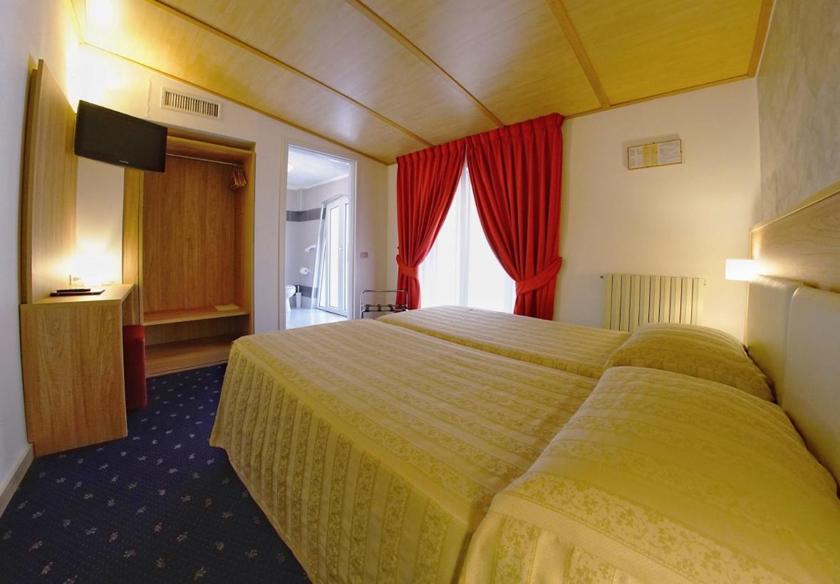 Hotel Le Torrette Galbiate Екстериор снимка