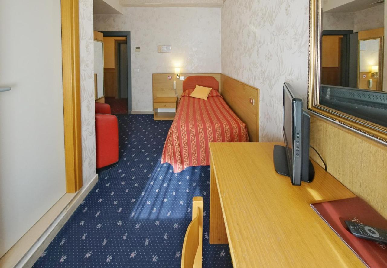 Hotel Le Torrette Galbiate Екстериор снимка