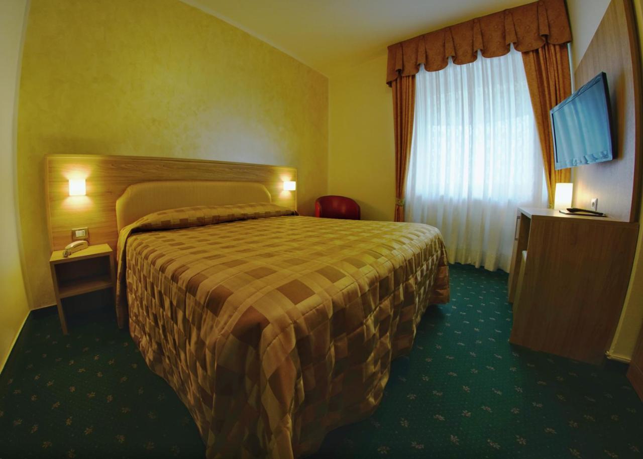 Hotel Le Torrette Galbiate Екстериор снимка